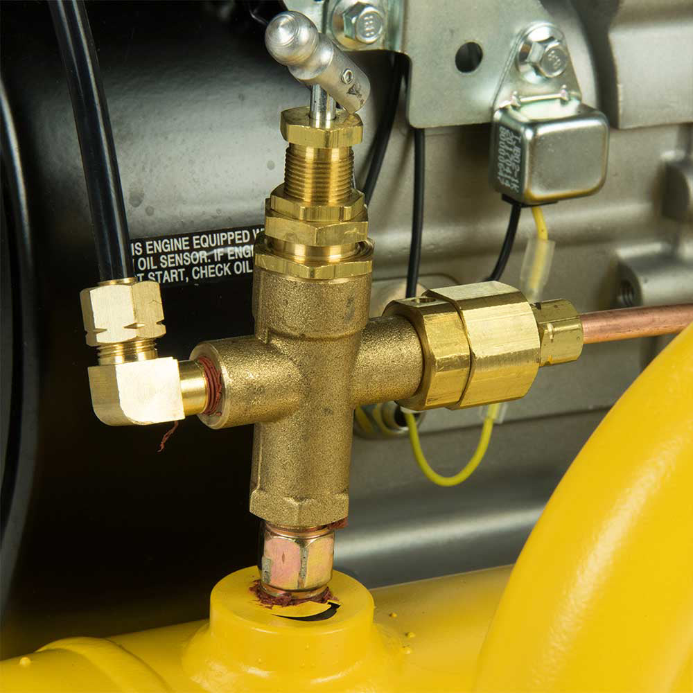 DeWalt 4-Gallon Air Compressor | Pontoon Style | 5.0 CFM @ 90 PSI | Honda GX160