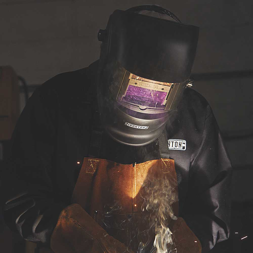 Ironton Auto Darkening Welding Helmet With Grind Mode | LG Blk