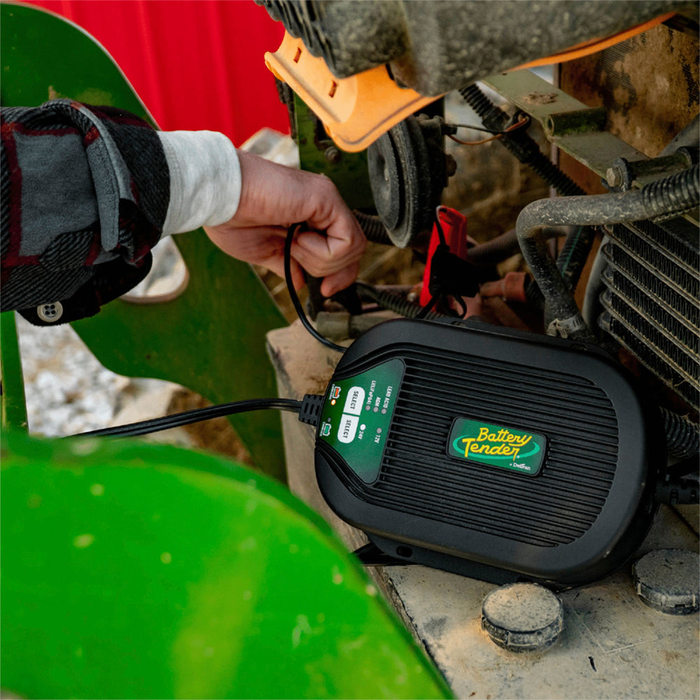 Battery Tender | Selectable Waterproof Battery Charger | 12/24-Volt | 5A/2.5A | 022-0258-DL-WH