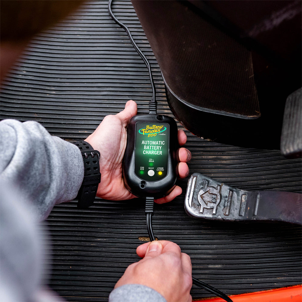 Battery Tender | Weatherproof Battery Charger | 12-Volt | 800mA | 022-0150-DL-WH